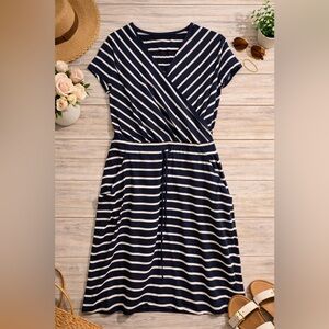Vineyard Vines Sankaty Dress Women’s Small Navy White Stripe Wrap Style Casual